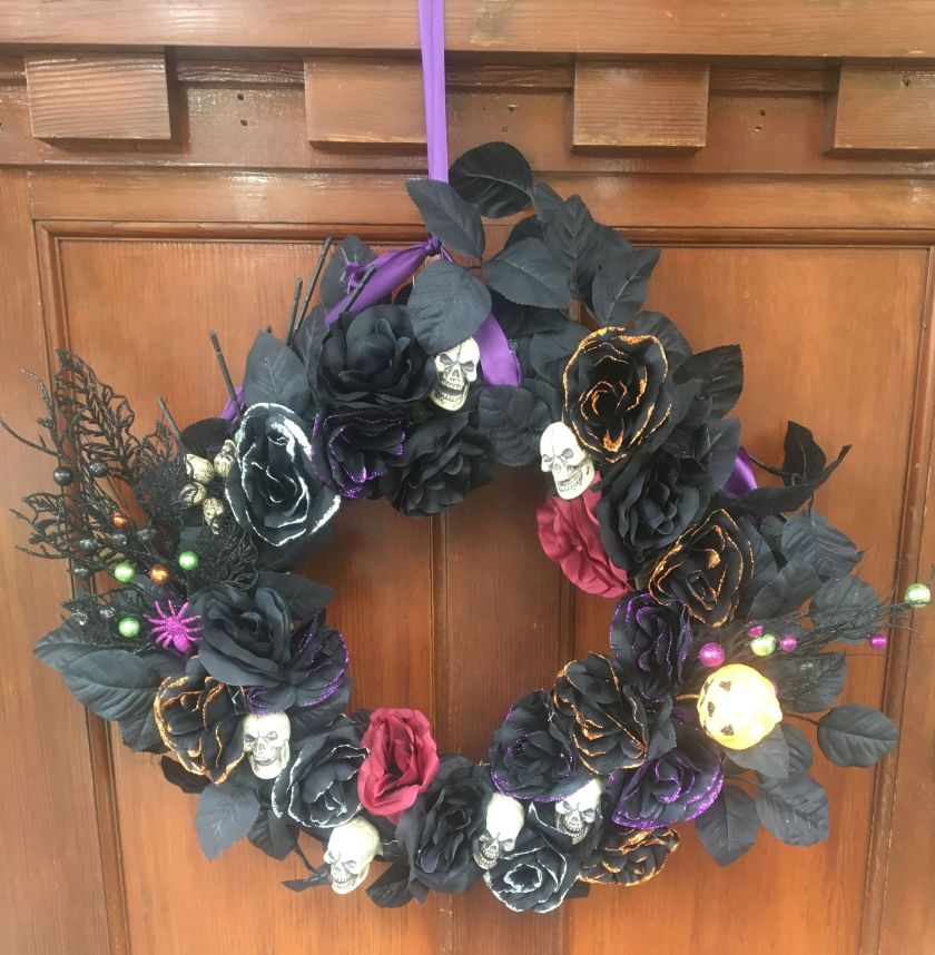 DIY Pretty and Spooky Halloween Wreath
